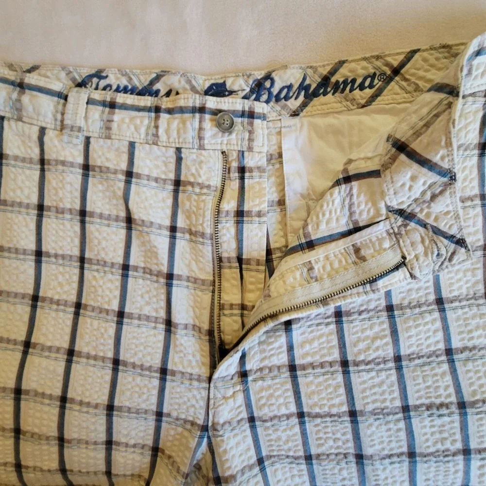 Tommy Bahama Shorts Mens 38 Beige Blue Plaid Seersucker Cotton Flat Front Casual